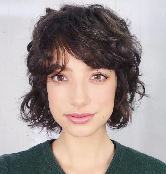 15 Trendy Short Haircuts For Girls (2023)